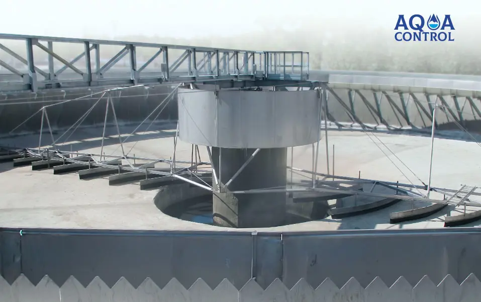 Sludge scraper