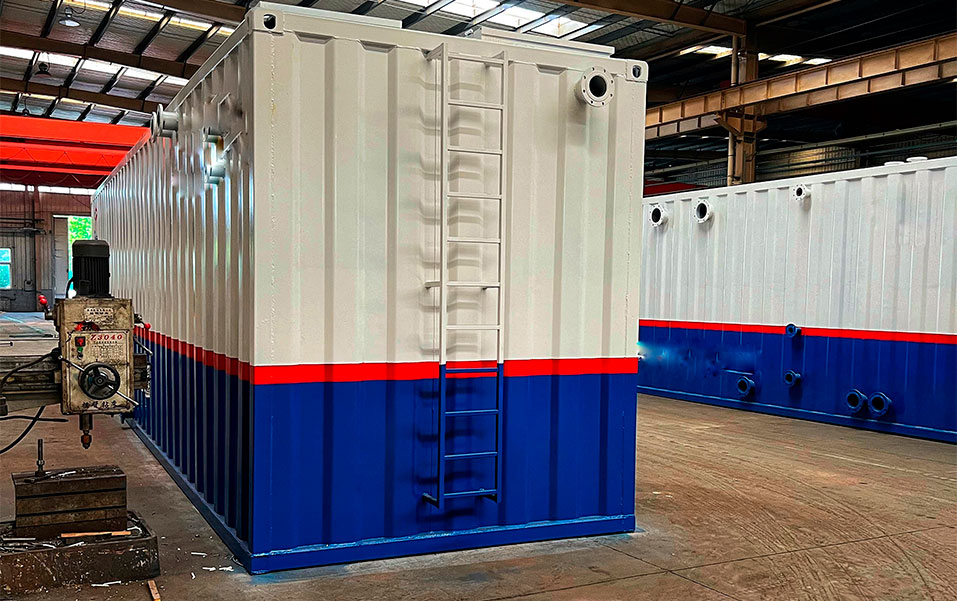 Container-type treatment plant for residential waste waters treatment